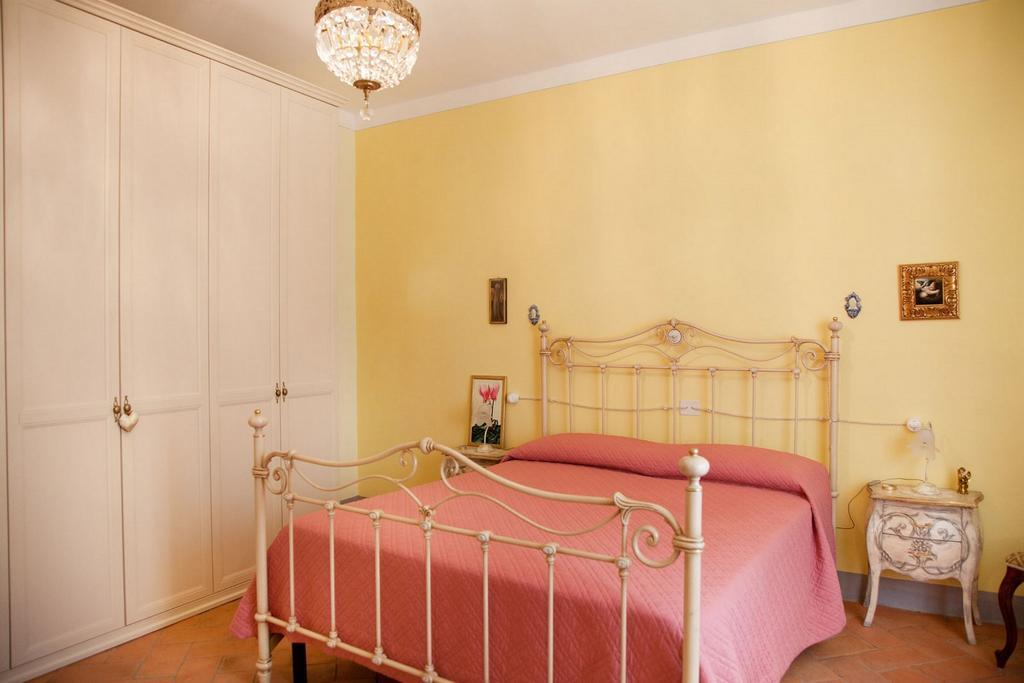 Appartamento di Lusso in Borgo Storico Toscano Bibbiena Camera foto