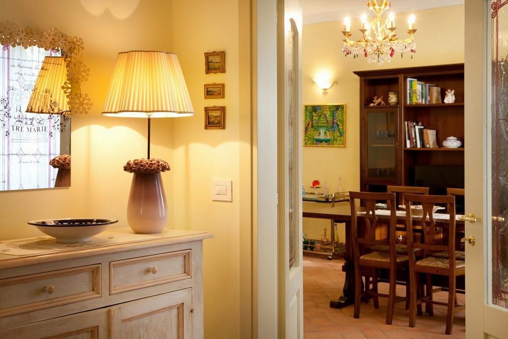 Appartamento di Lusso in Borgo Storico Toscano Bibbiena Camera foto